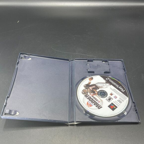 Madden NFL 2004 PlayStation 2 PS2 2003 no Manual - Picture 3 of 5